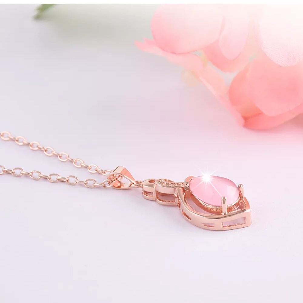 Rose Gold Fashion Crystal Pink Pendant Necklace - Picture 4 of 5